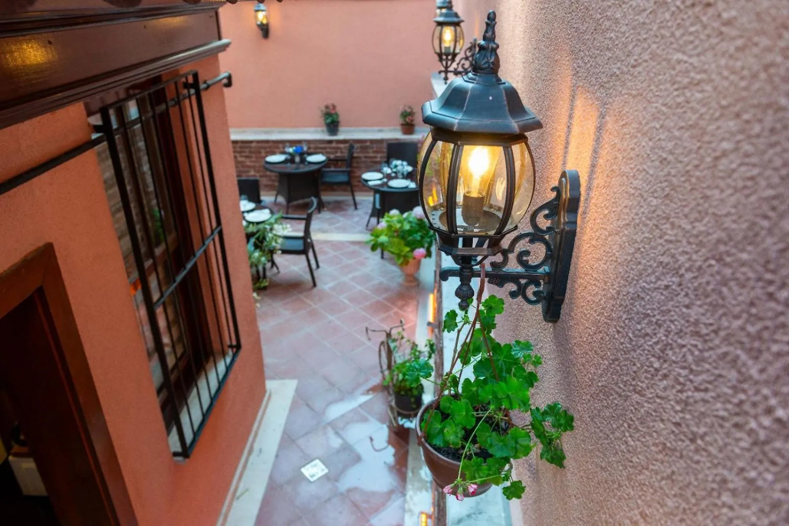 Brown Mansion Oldcity Istanbul Hotel